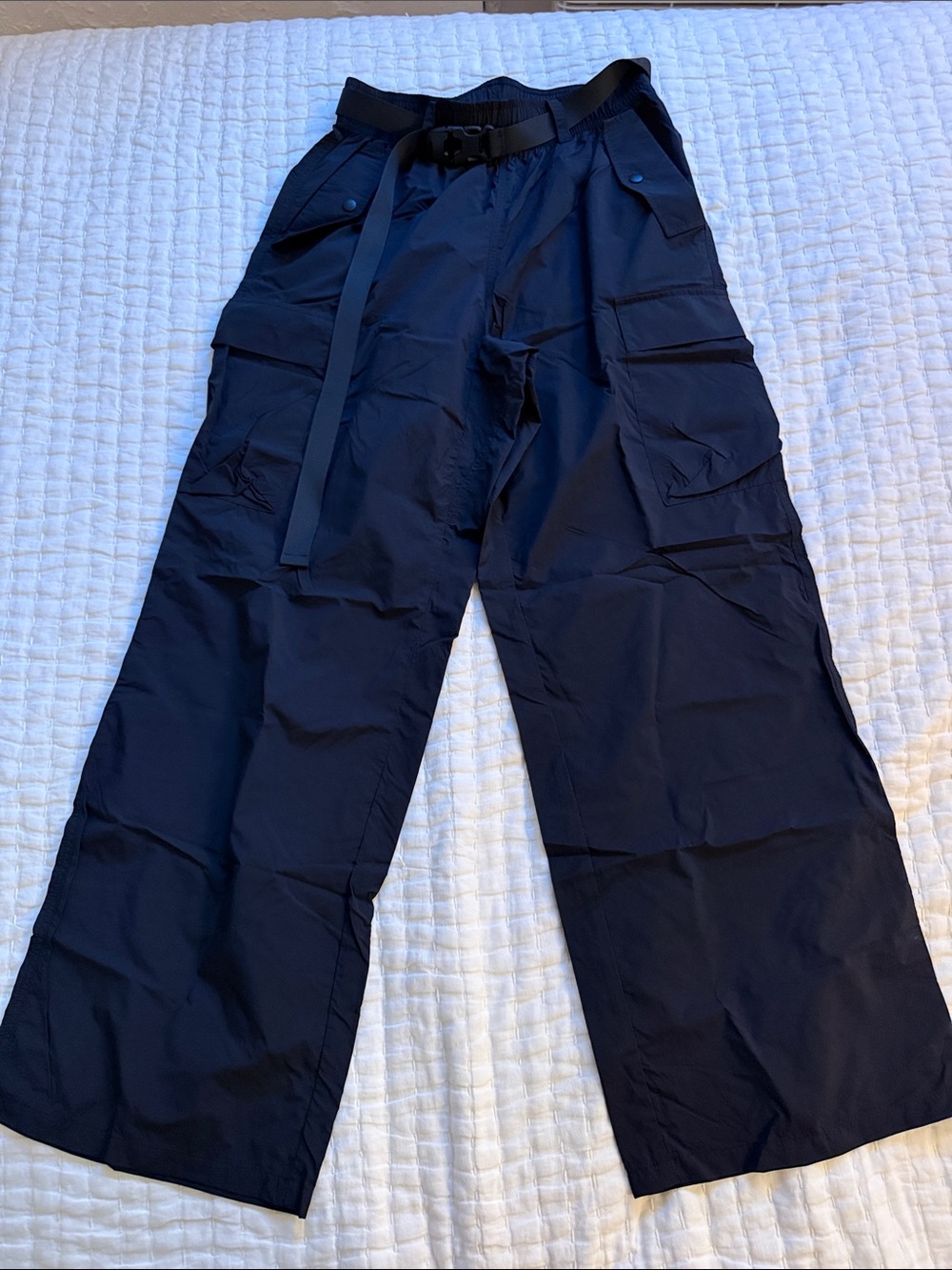 Women’s Wide Leg Lightweight Cargo Hiking Pants in Black